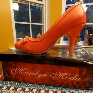 Marilyn Moda Nisha Coral Pumps